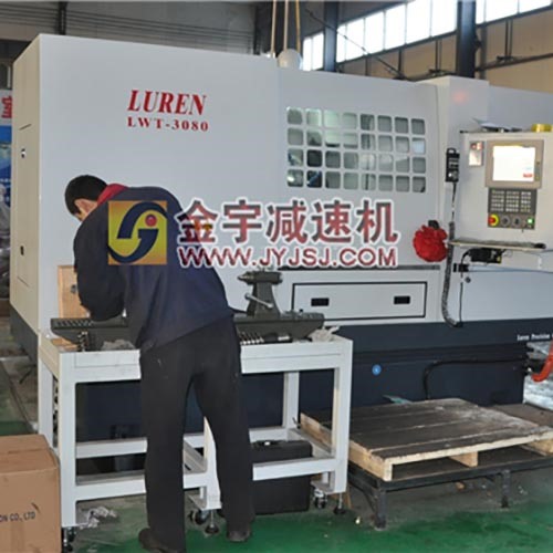 臺(tái)灣陸聯(lián)數(shù)控精密蝸桿磨床