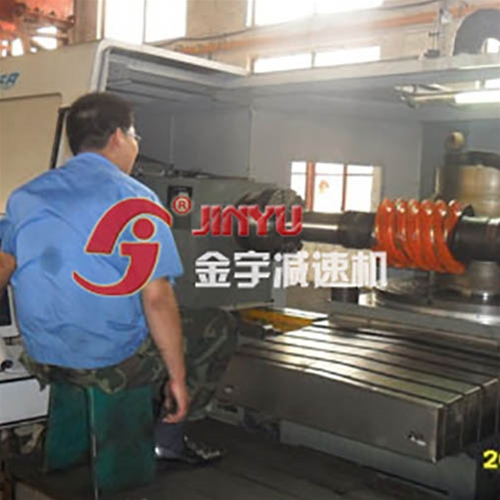 大型數控二次包絡加工中心加工蝸桿